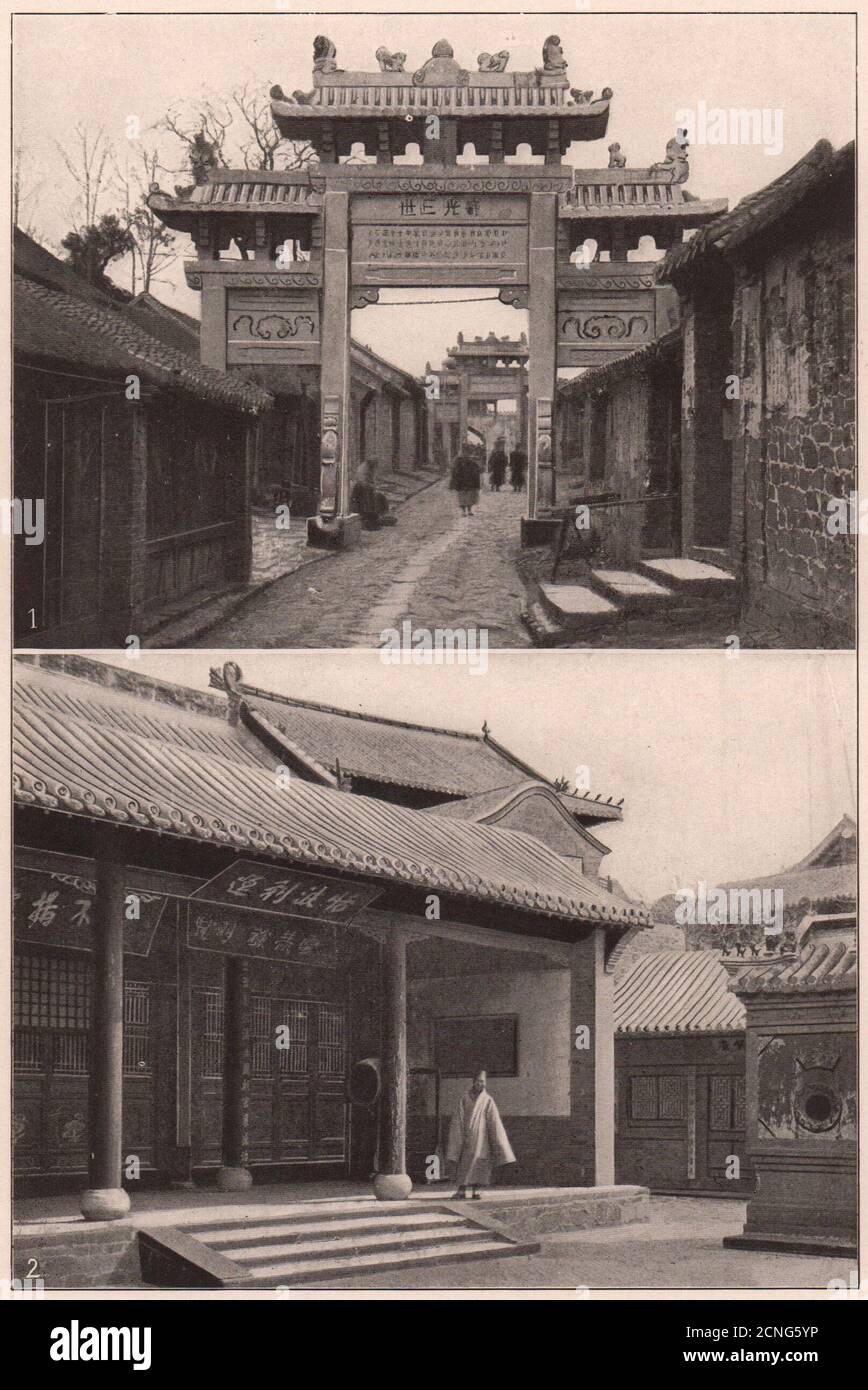 China: 1. Eine Straße in Tungchow. 2. Empfangshalle des Tempels. China 1903 Druck Stockfoto