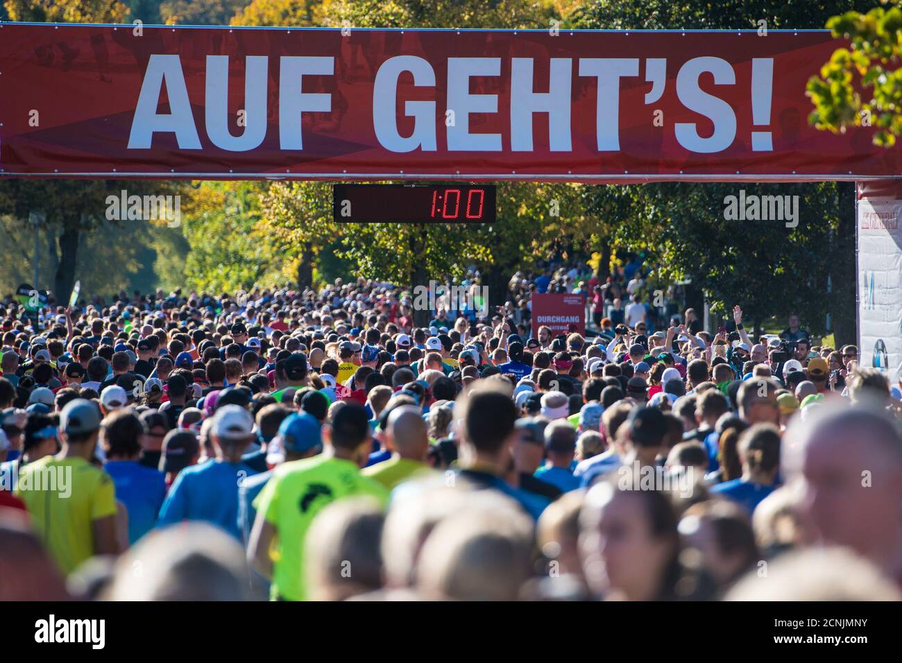 Start des Marathons, Olympiapark München, Bayern Stockfoto