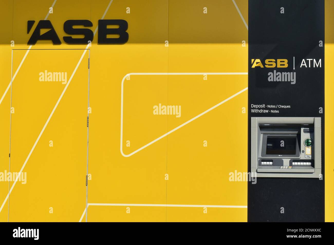 AUCKLAND, NEUSEELAND - 19. April 2019: Auckland / Neuseeland - 19 2019. April: Blick auf die ASB Bank ATM in Botany Town Center Stockfoto