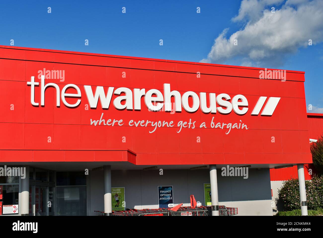 AUCKLAND, NEUSEELAND - 19. Apr 2019: Auckland / Neuseeland - 19 2019. April: Blick auf das Lagerhaus im Botany Town Center Stockfoto