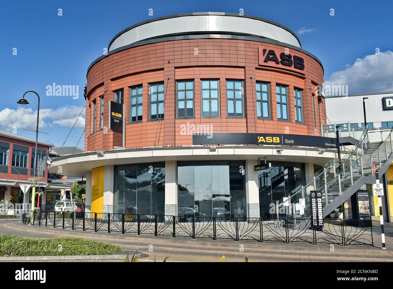 AUCKLAND, NEUSEELAND - 19. Apr 2019: Auckland / Neuseeland - 19 2019. April: Blick auf das ASB Bank Gebäude im Botany Town Center Stockfoto