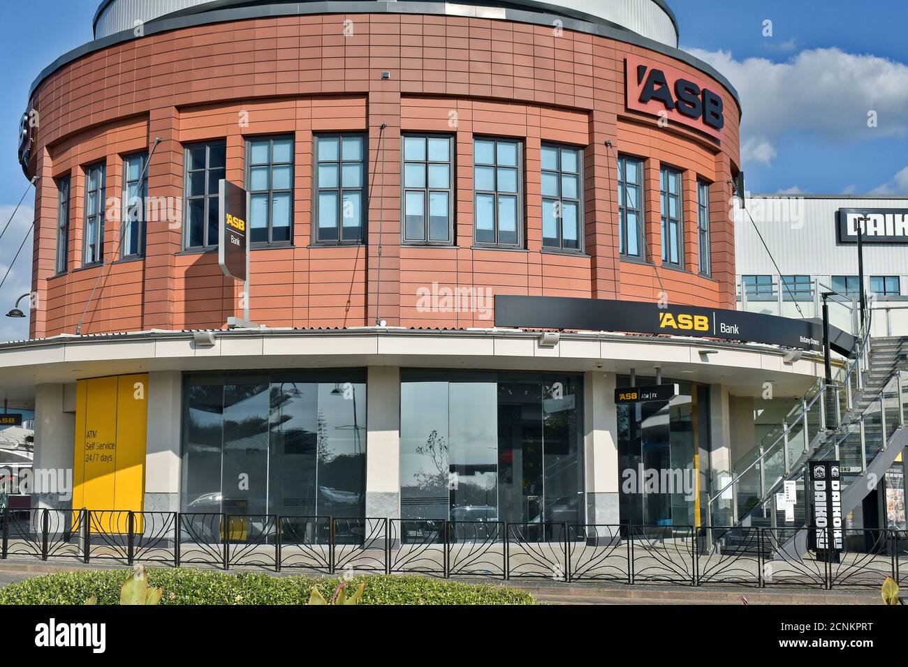 AUCKLAND, NEUSEELAND - 19. Apr 2019: Auckland / Neuseeland - 19 2019. April: Blick auf das ASB Bank Gebäude im Botany Town Center Stockfoto