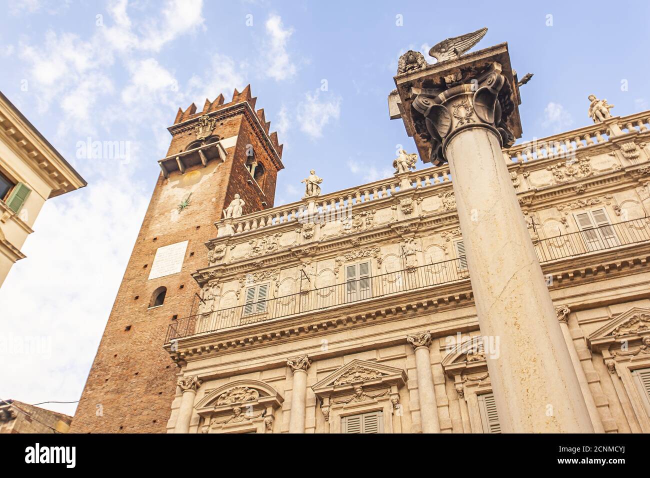 Markuslöwe auf der Piazza delle Erbe in Verona 2 Stockfoto
