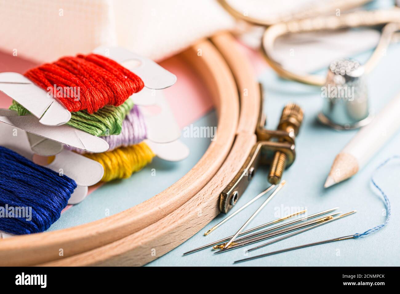 Stickerei-Set aus Kreuznähten Stockfoto