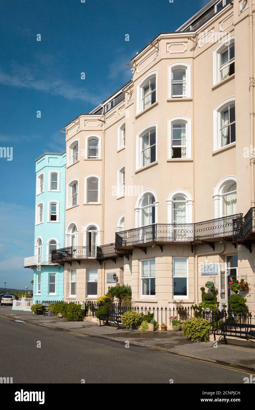 Häuser und Hotels in Tenby Seafront, Pembrokeshire, Wales Großbritannien Stockfoto
