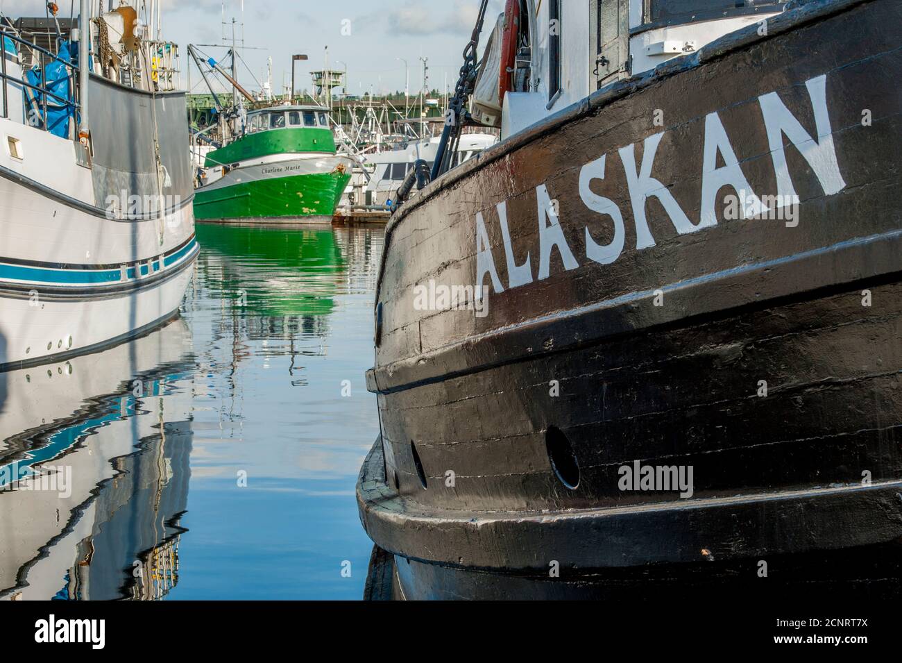 Fischerboote am Fishermens Terminal, dem Heimathafen zur Nordpazifischen Fischereiflotte, in Seattle, Washington State, USA. Stockfoto