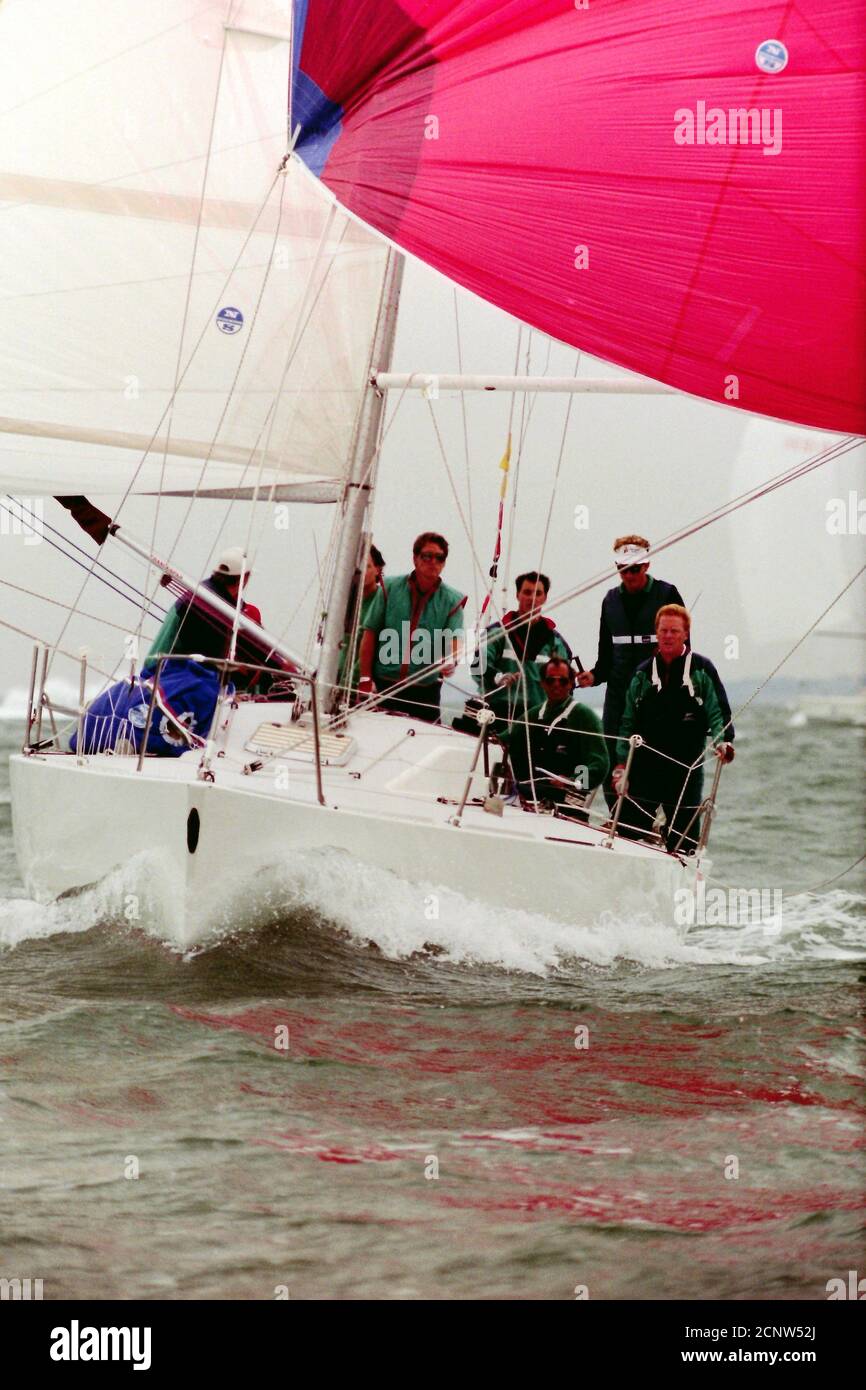 AJAXNETPHOTO. AUGUST 1989. SOLENT, ENGLAND. - FASTNET-RENNSTART - NEUSEELAND-STARTSCHUSS LIBRAH MIT MICHAEL FAY UND DAVID RICHWHITE. FOTO: JONATHAN EASTLAND/AJAX REF:893107 169 Stockfoto