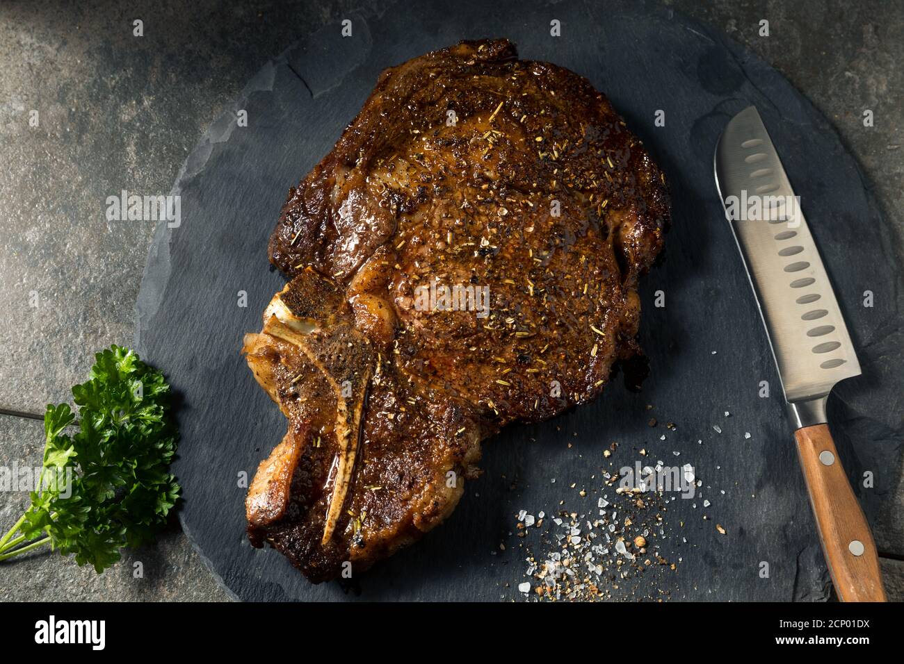 Grass Fed gekochtes Ribeye Steak Ready to Eat Stockfoto