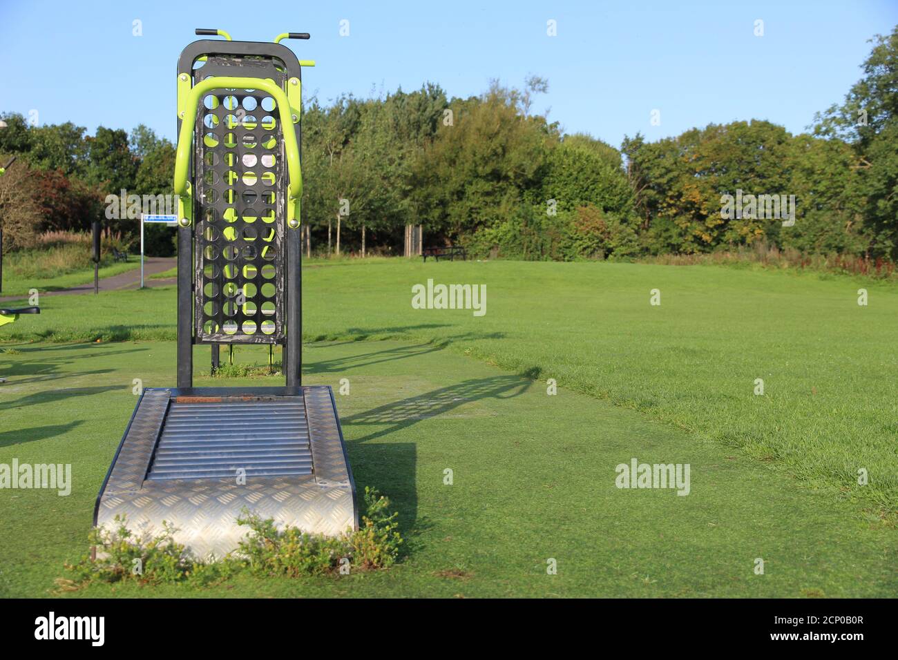Ein mechanisches Laufband in einem Outdoor Gym in einer Öffentlichkeit Parken Stockfoto