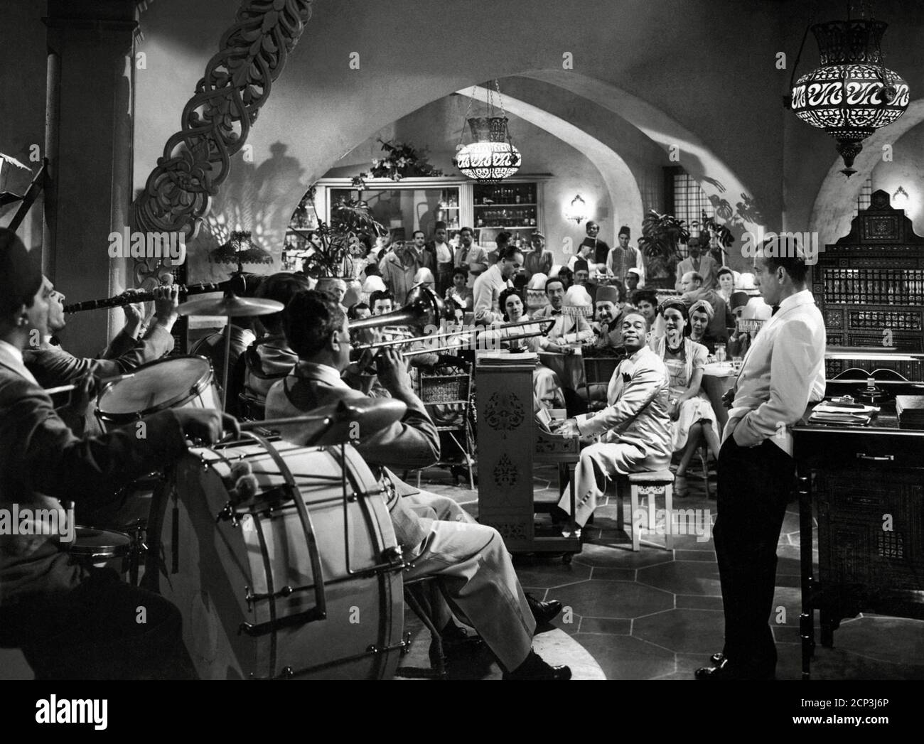 Dooley Wilson, Humphrey Bogart, 'Casablanca' (1942) Warner Bros. / Aktenzeichen # 34000-477THA Stockfoto