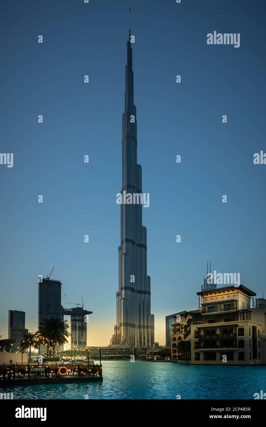 Der Burj Khalifa Tower in Downtown Dubai, Vereinigte Arabische Emirate, Naher Osten. Stockfoto