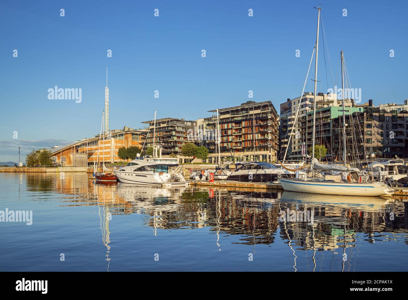 Häuser und Boote auf dem Oslofjord in der Innenstadt von Oslo, Nowegen, Skandinavien, Nordeuropa, Europa Stockfoto