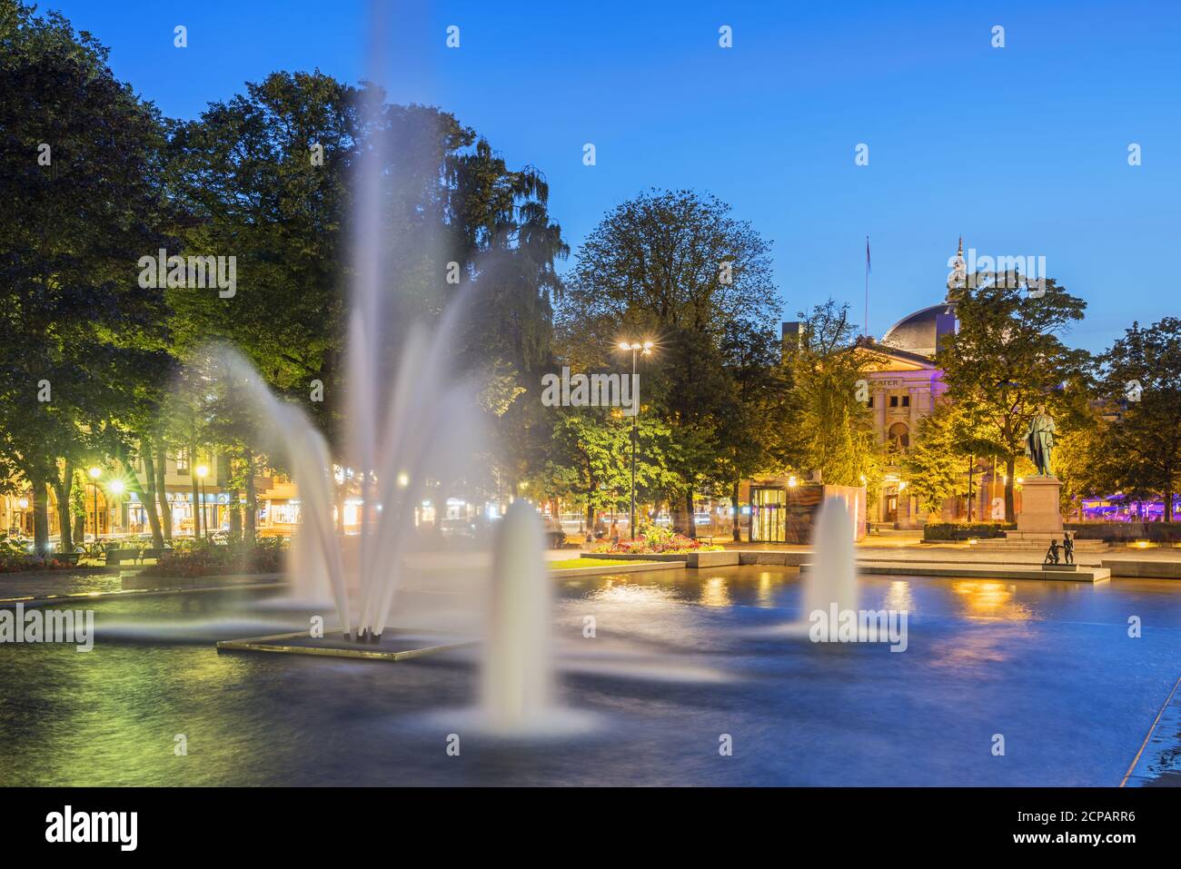 Wasserspiel Fontanna Sentrum im Nationaltheater in Oslo, Norwegen, Skandinavien, Nordeuropa, Europa Stockfoto