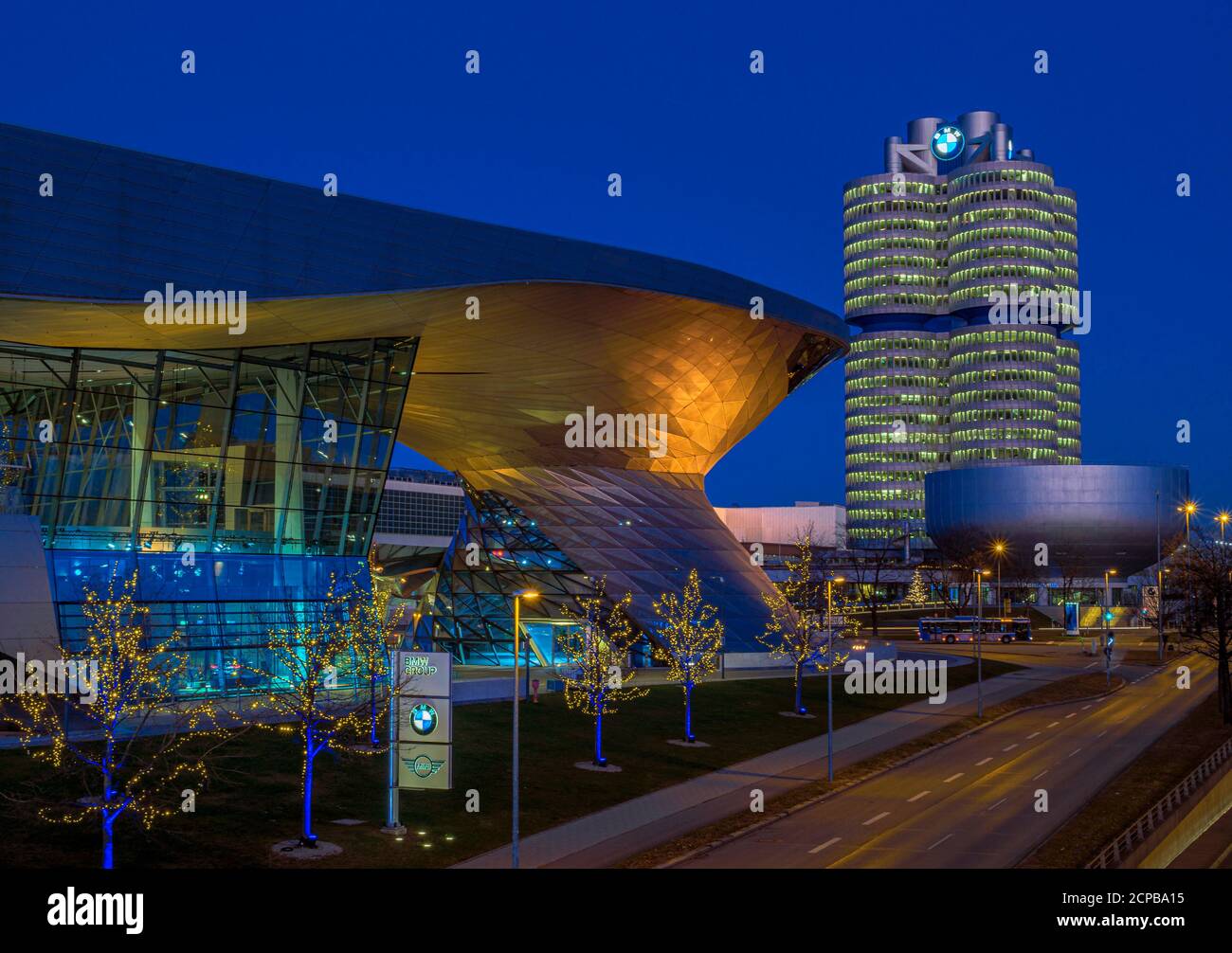 BMW Welt in München nachts, München, Bayern, Deutschland, Europa Stockfoto