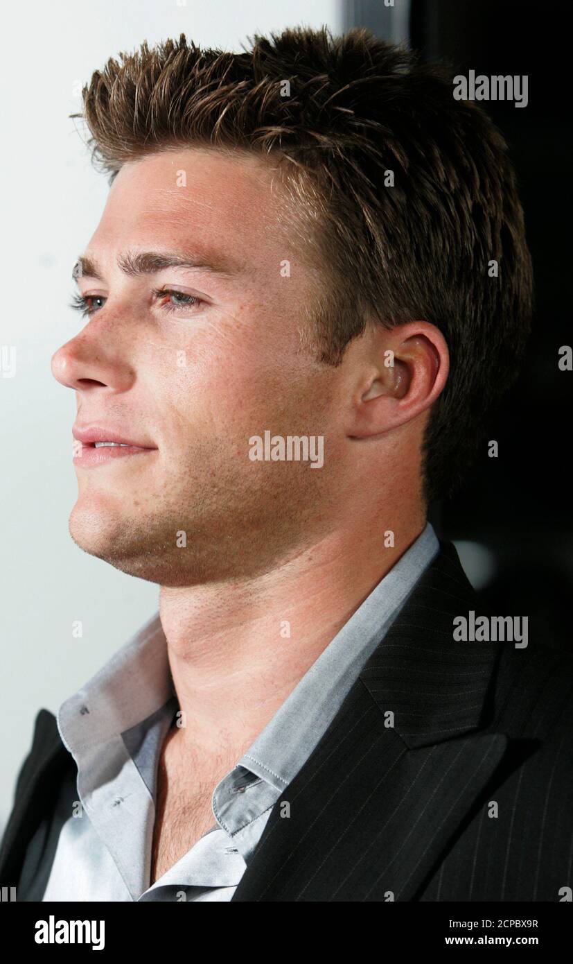 Clint Eastwoods Sohn Schauspieler Scott Eastwood Stellt Bei Der Los Angeles Premiere Seines Vaters Films Invictus In Beverly Hills Kalifornien 3 Dezember 2009 Eastwood Spielt In Dem Film Eine Rugby Spieler Reuters Fred Prouser