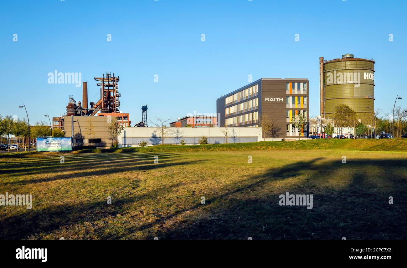Dortmund, Ruhrgebiet, Nordrhein-Westfalen, Deutschland - Phoenix West, Umbau des ehemaligen Hochofenwerks Phoenix-West Gelaendes, das neue Stockfoto
