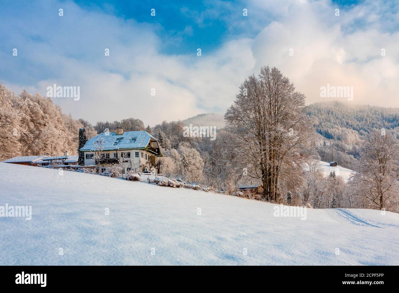 Typisch Bayerische Architektur, Winter Blick, Ramsau, Berchtesgadener Land, Oberbayern, Bayern, Deutschland Stockfoto
