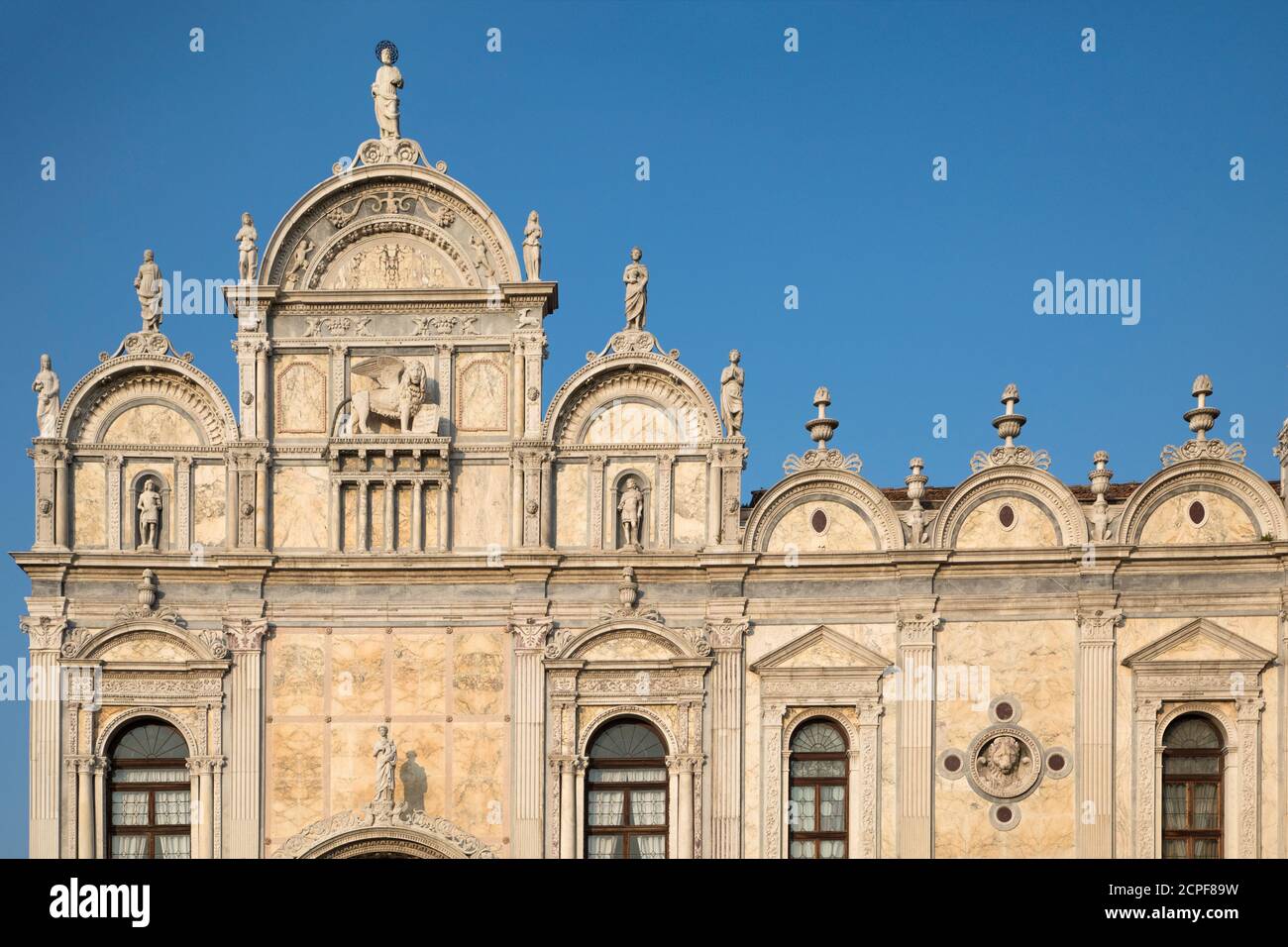 Detail der Scuola Grande di San Marco Gebäude in Campo San Giovanni e Paolo, Sestiere Castello, Venedig, Venetien, Italien Stockfoto