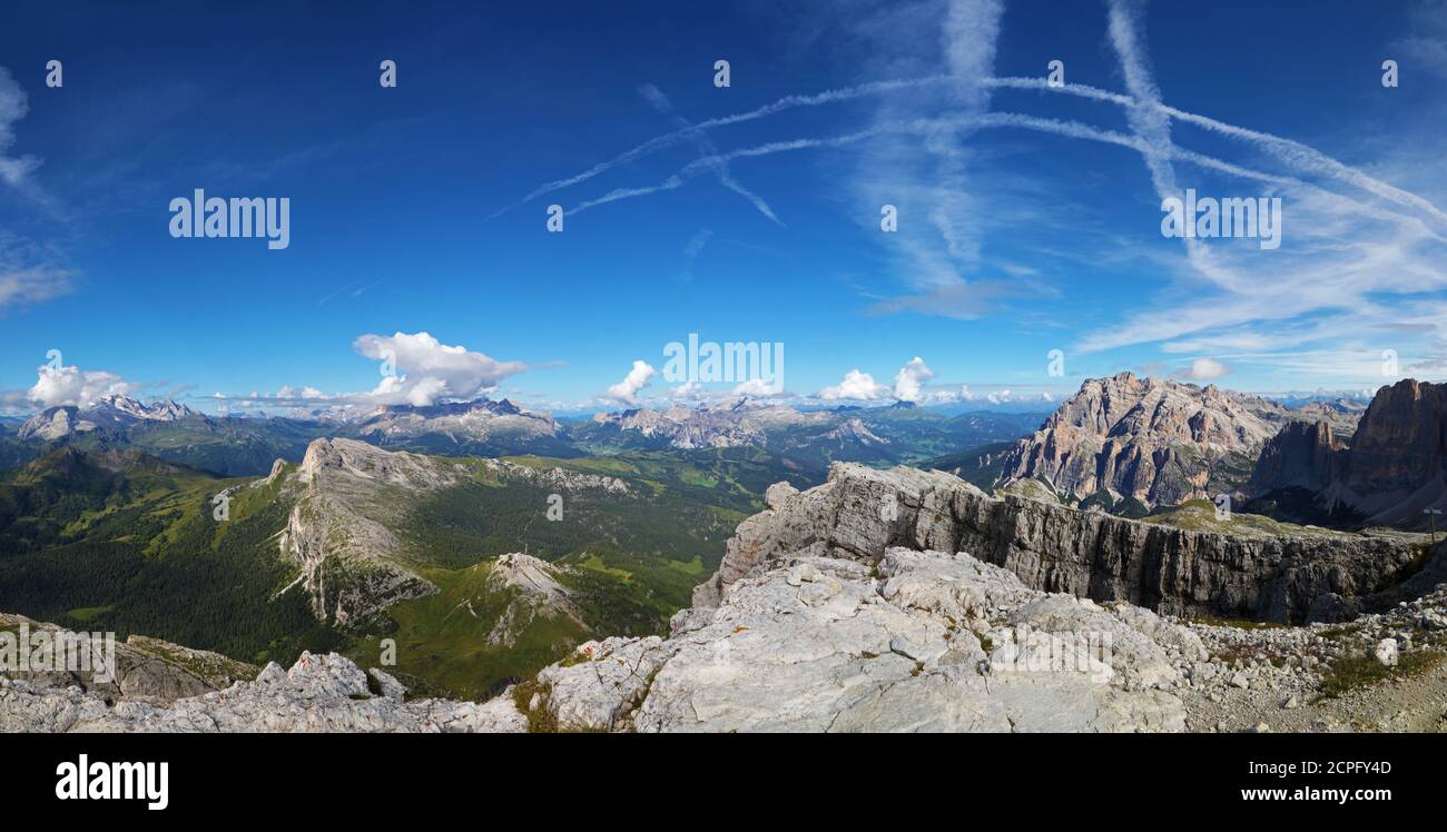 Atemberaubende Aussicht auf die italienischen Alpen Stockfoto