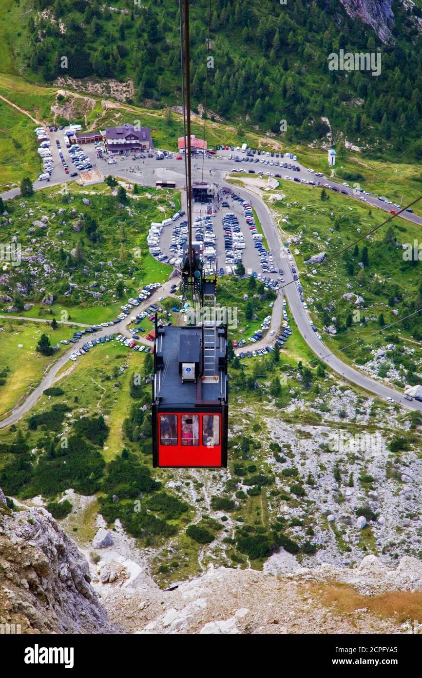 Seilbahn Lagazuoi in den italienischen Alpen Stockfoto