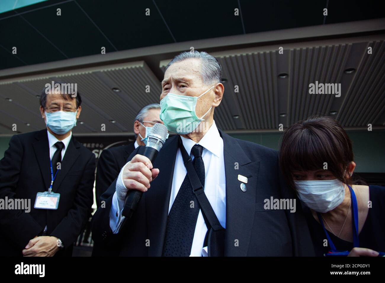 Taipeh, Taiwan. September 2020. Der ehemalige japanische Premierminister Yoshiro Mori spricht während der Pressekonferenz mit einer Gesichtsmaske.der ehemalige japanische Premierminister Yoshiro Mori beantwortet Fragen von Journalisten am Flughafen Taipei Songshan, bevor er Taiwan verlässt. Kredit: SOPA Images Limited/Alamy Live Nachrichten Stockfoto