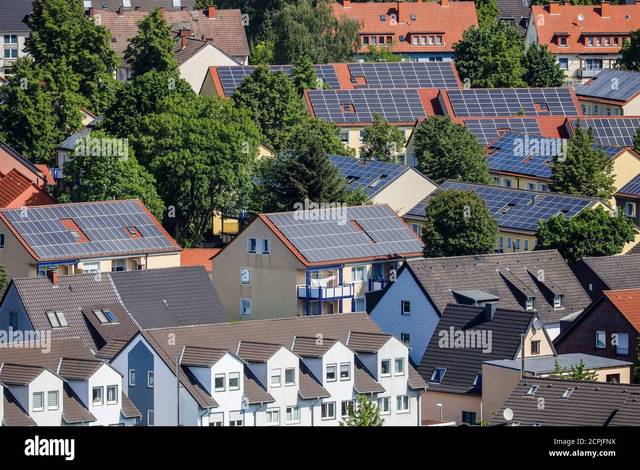 Wohnhäuser mit Solardächern, Solarsiedlung, Innovationsstadt Ruhr, Bottrop, Ruhrgebiet, Nordrhein-Westfalen, Deutschland Stockfoto