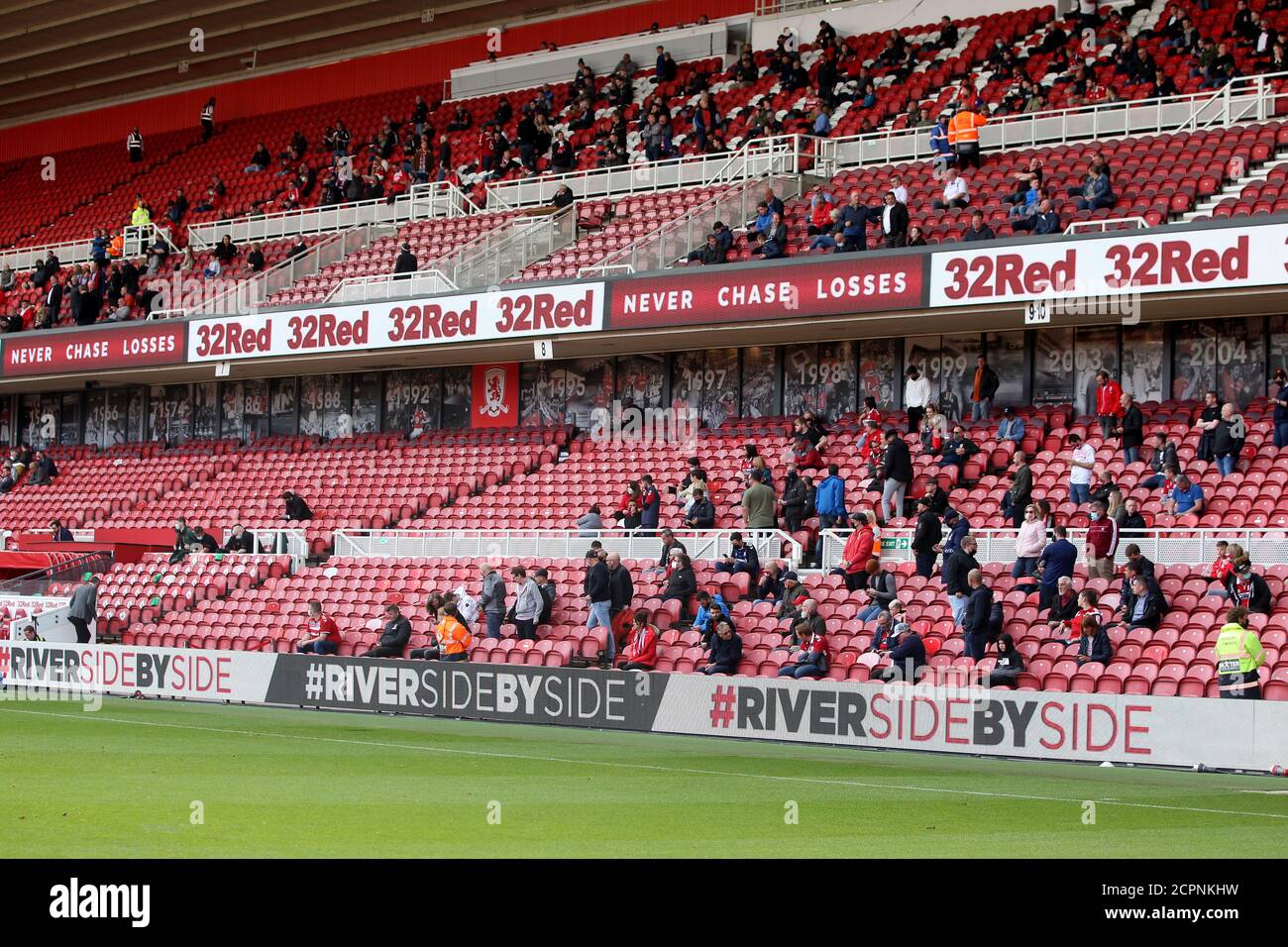 MIDDLESBROUGH, ENGLAND. 19. SEPTEMBER 2020 1,000 Fans durften das Stadion als Pilotversuch während des Sky Bet Championship-Spiels zwischen Middlesbrough und Bournemouth im Riverside Stadium, Middlesbrough, besuchen. (Kredit: Mark Fletcher, Mi News) Kredit: MI Nachrichten & Sport /Alamy Live Nachrichten Stockfoto