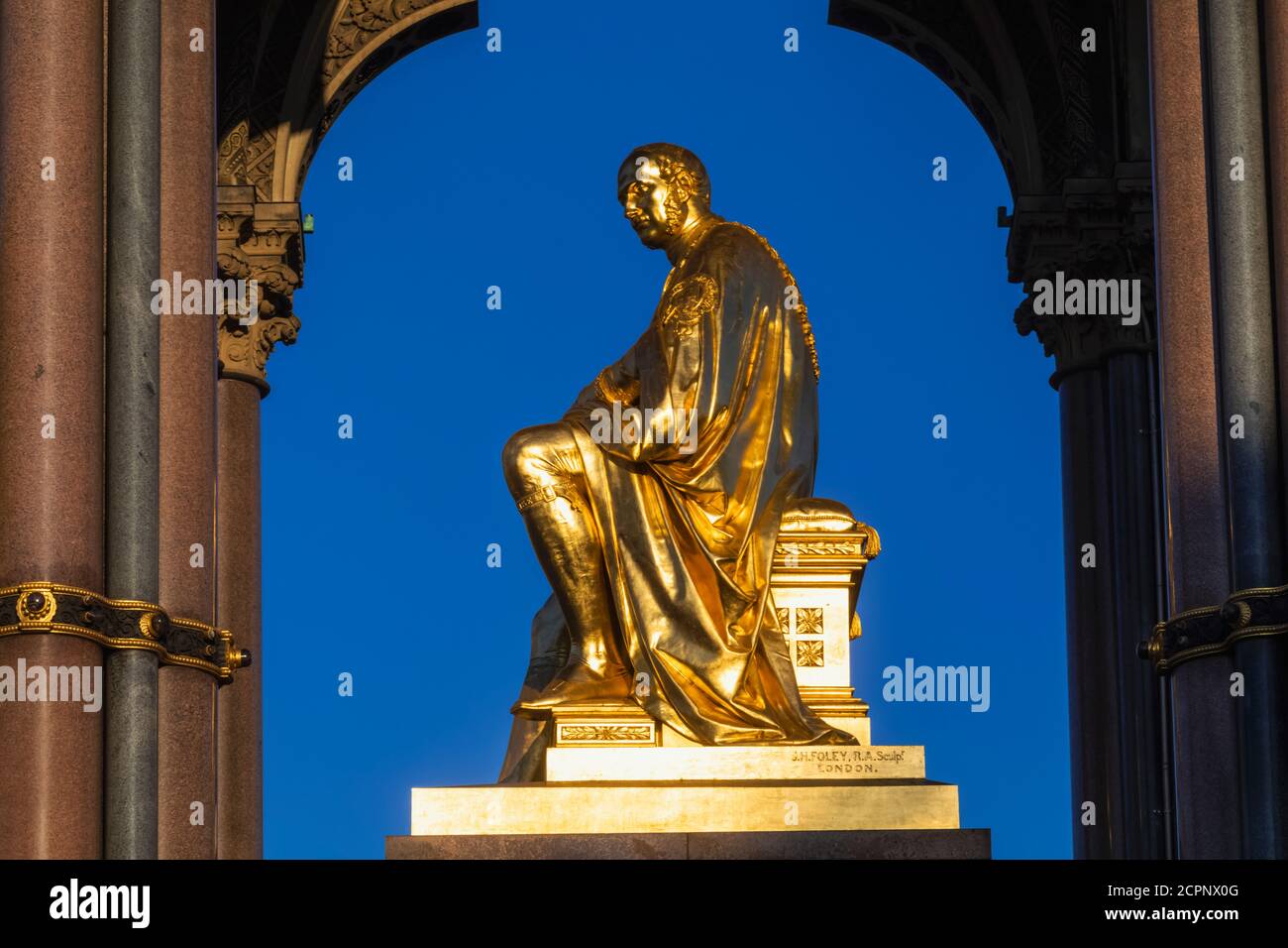 England, London, Westminster, Kensington und Chelsea, Kensington Gardens, Albert Memorial, Statue of Prince Albert Stockfoto