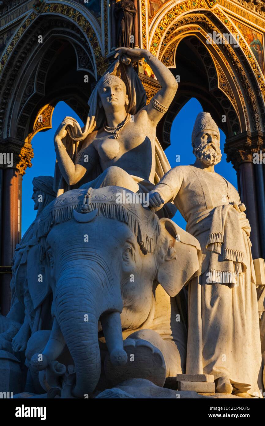England, London, Westminster, Kensington und Chelsea, Kensington Gardens, das Albert Memorial, Statue, die die Ecke des Britischen Empire darstellt Stockfoto
