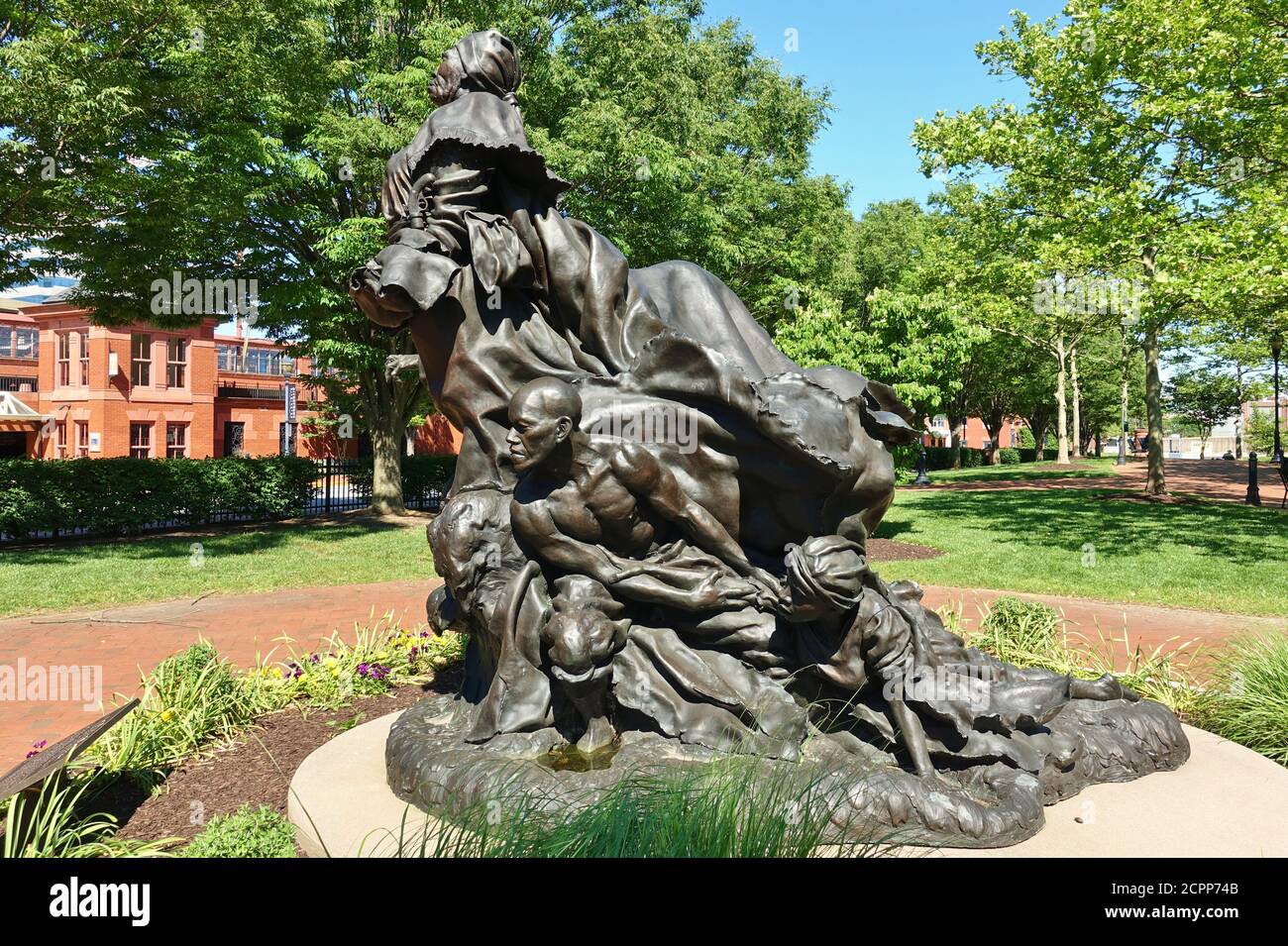 WILMINGTON, DE -13 JUN 2020- Blick auf die Harriet Tubman-Thomas Garrett Statue im Garrett Tubman Riverfront Park in Wilmington, Delaware, United St Stockfoto