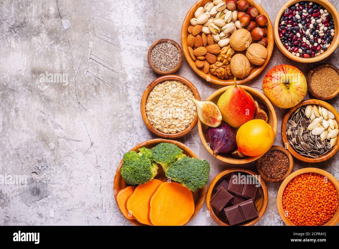 Produkte reich an Ballaststoffen. Gesunde Ernährung Lebensmittel. Draufsicht. Stockfoto