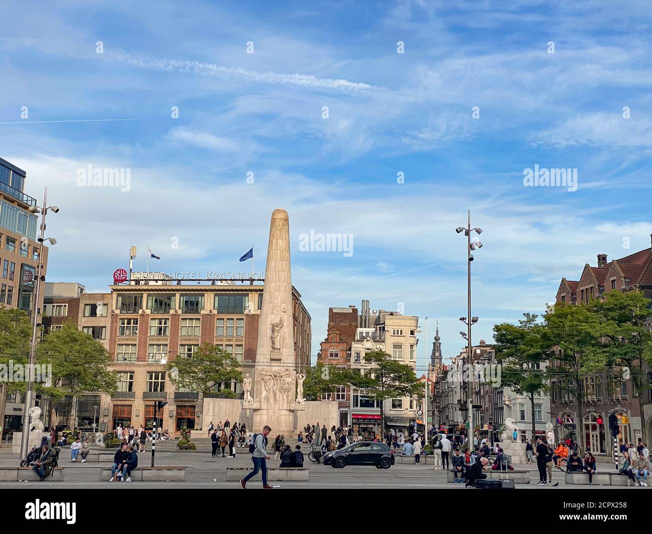 Amsterdam, Niederlande - 10. Juli 2020 das nationale Denkmal auf dem Dam Platz, Amsterdam Stadt. Stockfoto