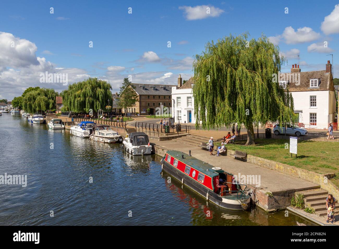 Boote auf dem Fluss Great Ouse in Ely, Cambridgeshire, Großbritannien. Stockfoto