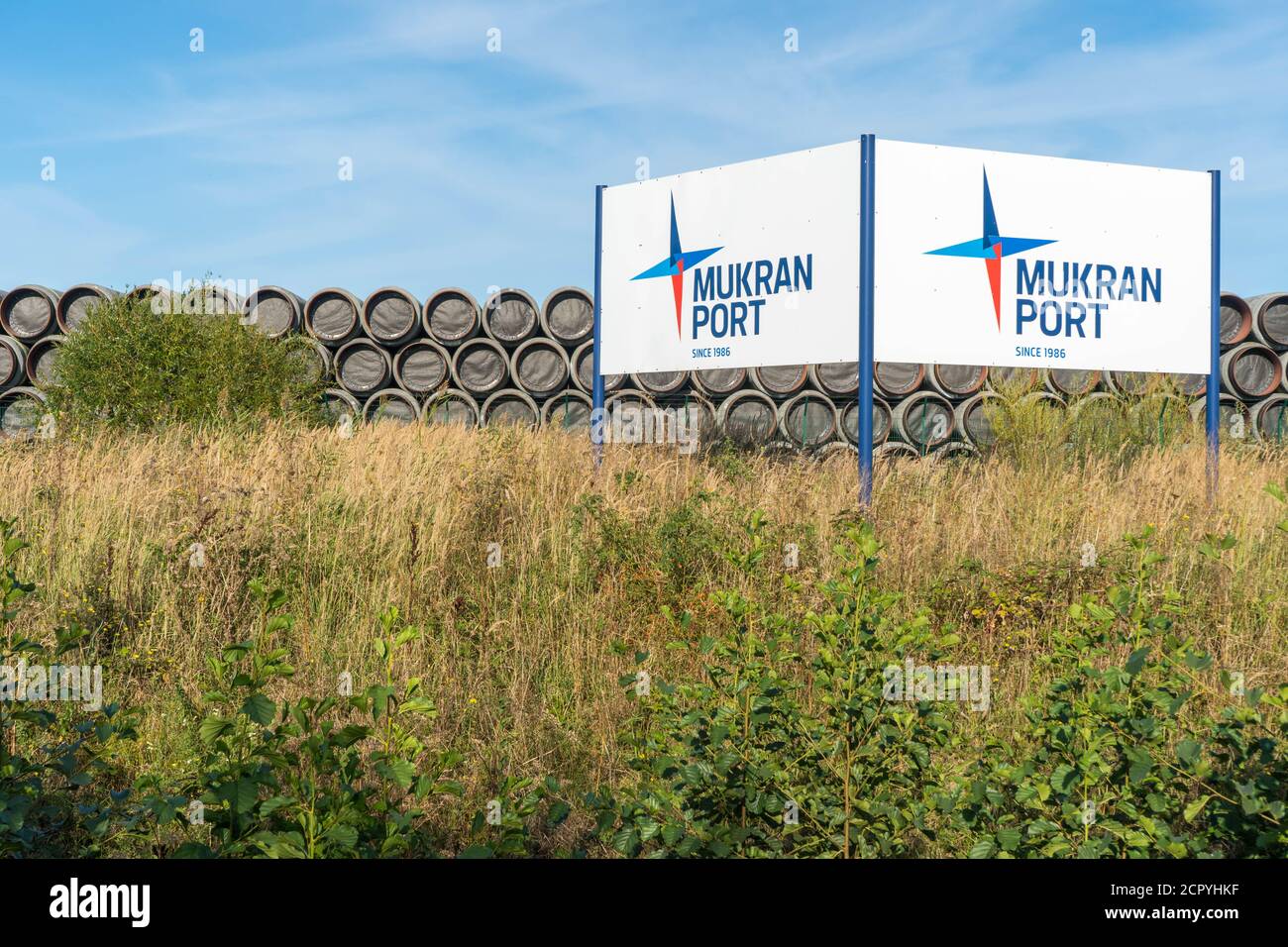 Deutschland. Rügen, Port Mukran, 17. September 2020. Hafen von Mukran, in der Nähe von Sassnitz auf der Insel Rugen am 17. September 2020. Nordstream 2-Pipeline Stockfoto