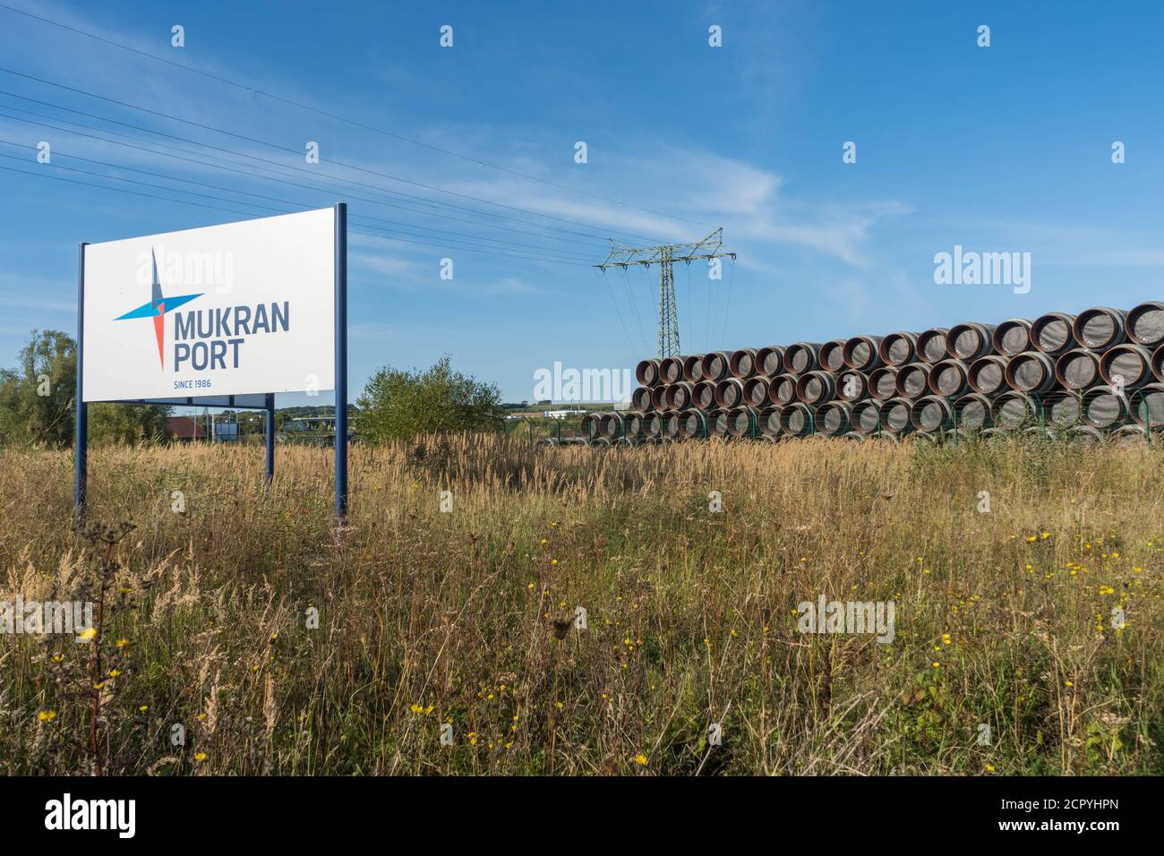 Deutschland. Rügen, Port Mukran, 17. September 2020. Hafen von Mukran, in der Nähe von Sassnitz auf der Insel Rugen am 17. September 2020. Nordstream 2-Pipeline Stockfoto