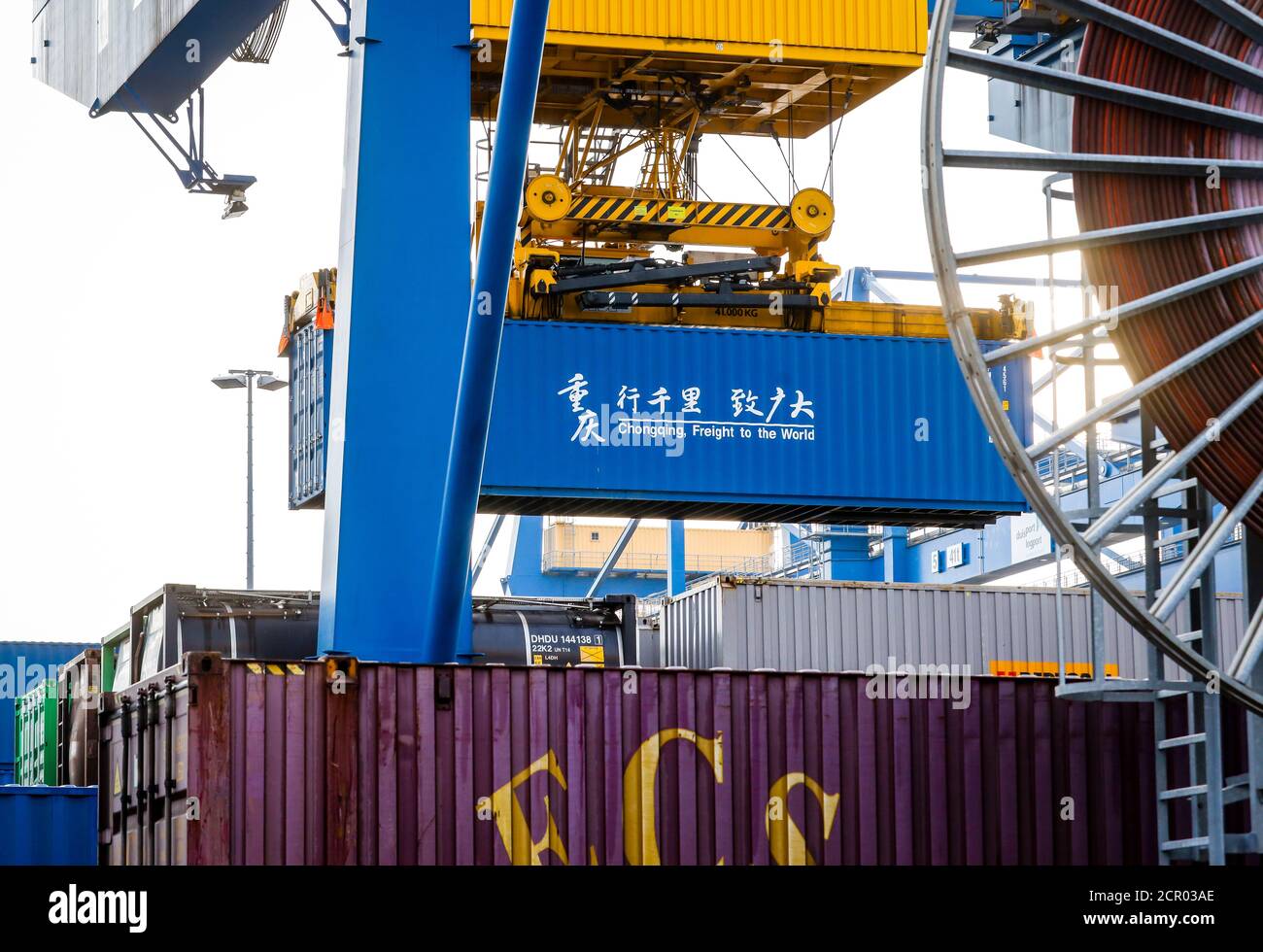 Yuxinou Zug transportiert Container zwischen China und Duisburg, Neue Seidenstraße, Containerterminal duisport logport, Hafen Duisburg, Duisburg, Ruhr Stockfoto