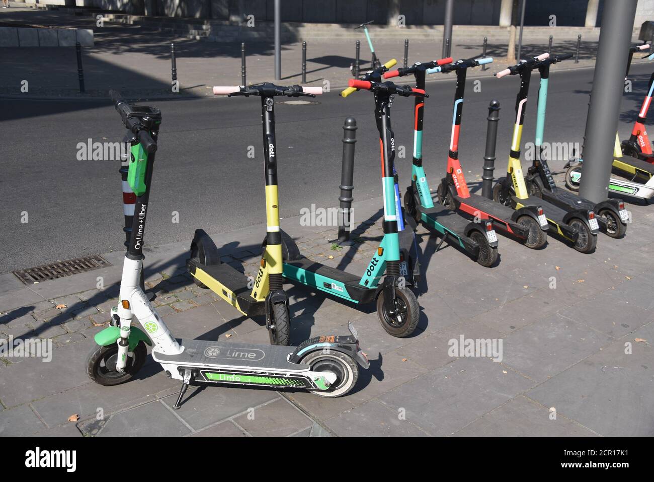 Roller Mieten Stockfotos und -bilder Kaufen - Alamy