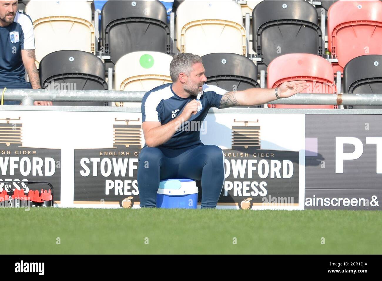 NEWPORT, WALES. 19. SEPTEMBER 2020 Barrow-Manager David Dunn während des Sky Bet League 2-Spiels zwischen Newport County und Barrow bei der Rodney Parade, Newport (Kredit: Jeff Thomas) Kredit: MI News & Sport /Alamy Live News Stockfoto