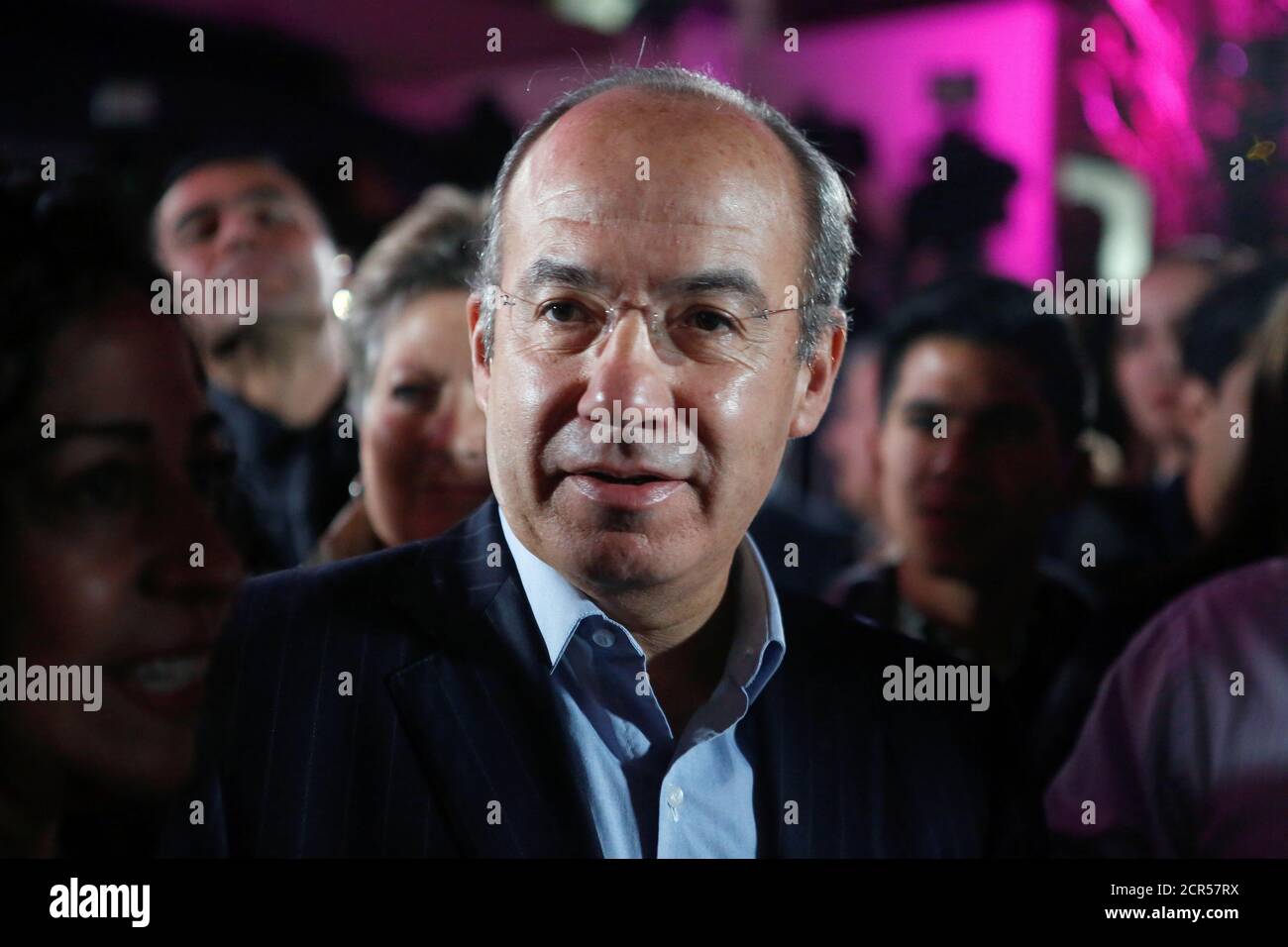 Der Ehemalige Mexikanische Prasident Felipe Calderon Nimmt An Einer Veranstaltung Teil Bei Der Seine Frau Margarita Zavala Unabhangige Prasidentschaftskandidatin Ihrem Wahlkampfteam Dafur Dankt Dass Sie Die Unterschriften Der Burger Fur Die Wahlbehorde