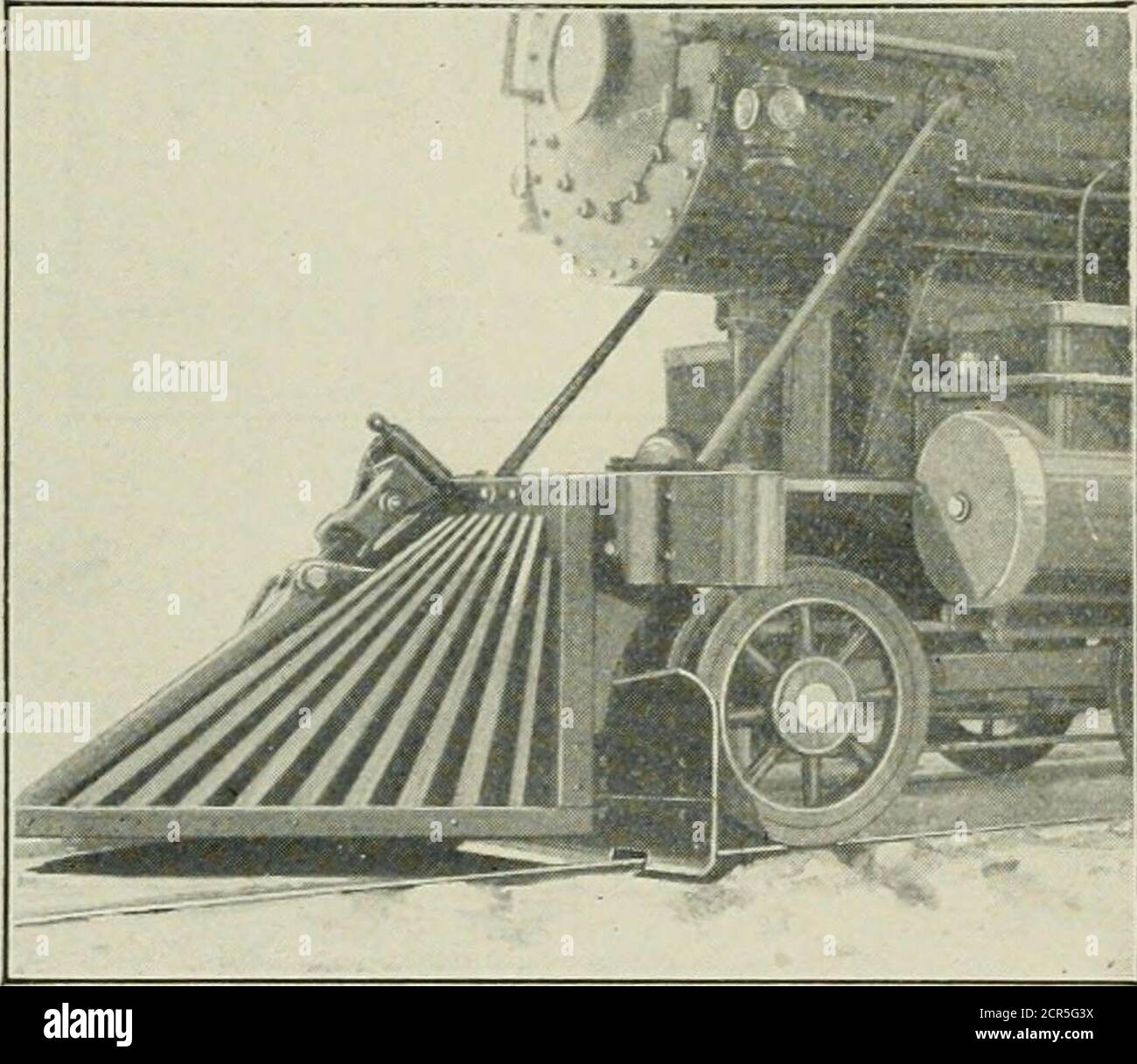 . Amtsverfahren . Ray Snow Flanger für SHAY Locomotive. Wir entwerfen und bauSnow Flangeri, undPflüge fcr alle Arten von Service. Lassen Sie uns Ihnen helfen, Ihre Schneeverwehung für den kommenden Seson zu verführen. Schätzungen und Auslosungen gladiy eingerichtet. Ray Snow Flansch auf Standard Lokomotive. Schreiben Sie für unseren CompleteCatalog. PREISE AUF ANFRAGE Q. & G. Go, 90We3tSt. Menschen] Gas bauen ngNEW YORK. CHIGiGO. Stockfoto