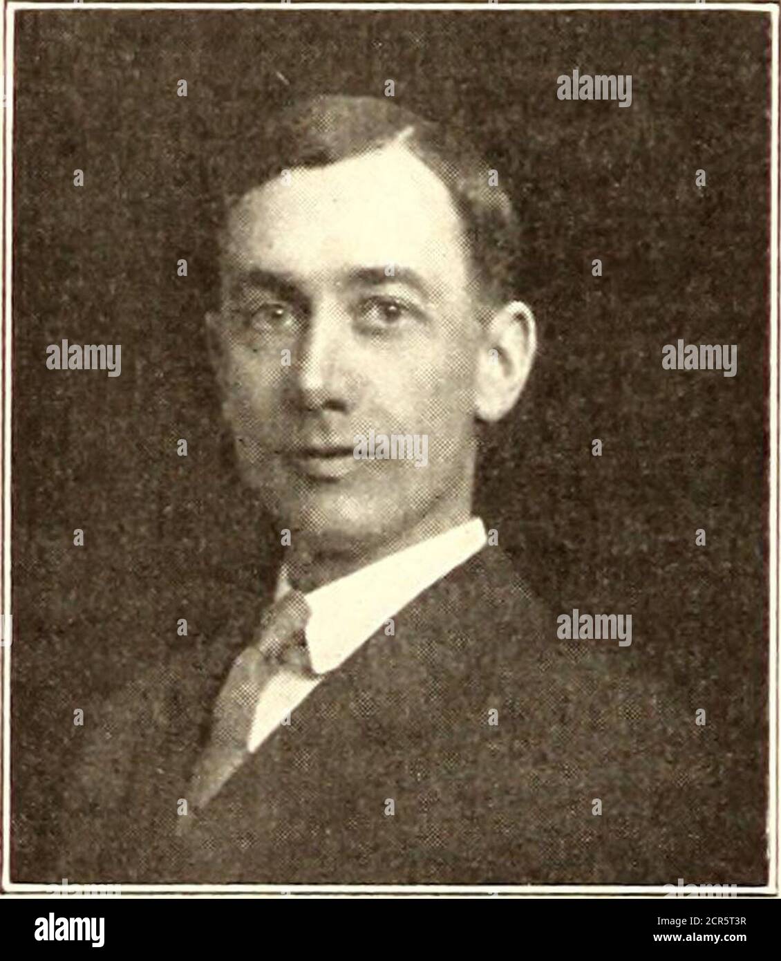 . Electric Railway Journal . ic Utilities in Saginaw und Bay City, mich., wurde in der Electric Railway Journal vom 1. Juli 1911 notiert, ist einunddreißig Jahre verkauft. Er wurde am Williams College 1901 mit dem Grad A. B. und von Cornell Univer-sity in 1904 mit der de-gree E. E. Er wurde verbunden mit der Ro-chester Railway & LightCompany, Rochester, N. Y., im Dienst der Firma von Juli 1904 bis Mai 1906, als Elektroingenieur und als kaufmechnischer Ingenieur in der Vertriebsabteilung. Im Mai 1906 trat er als Superintendent in die m-ploy der SaginawPower Company ein, der für Neugeschäft und t verantwortlich ist Stockfoto