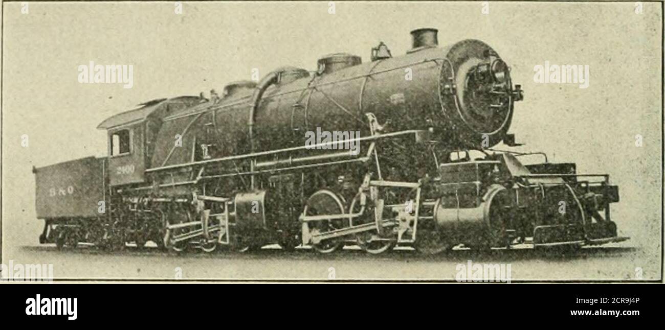 . Eisenbahn- und Lokomotivbau: Eine praktische Zeitschrift für Triebkraft und Schienenfahrzeuge der Eisenbahn. Ch ermöglicht es, 2,200 Tonnen Güterwagen mit einer Geschwindigkeit von 10 Meilen pro Stunde auf einem I-Prozent, Grad zu schleppen. Die neue Consolidation oder 2-8-0 Typ schnell durch Fracht Dampf Lokomotiven, haben ein Gesamtgewicht, ohne zehn-der, von 208,500 lbs. Verteilt über eine Radbasis von 25 ft. 7 Zoll, und ein Gewicht von 185,900 lbs. Verteilt über acht 60 Zoll Durchmesser Antriebsräder, eine starre Radbasis von 16 ft. 8 Zoll Diese beiden zwei-Einheiten-Typ von Passagier helperelektrische Lokomotiven, die liave wurde inservice fo Stockfoto