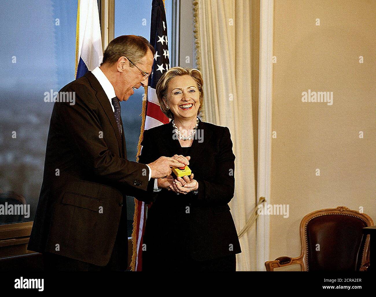 Schaltfläche 'Neu' von US-Außenministerin Hillary Rodham Clinton, der russische Außenminister Sergej Lawrow in Genf, Schweiz, 6. März 2009. Stockfoto