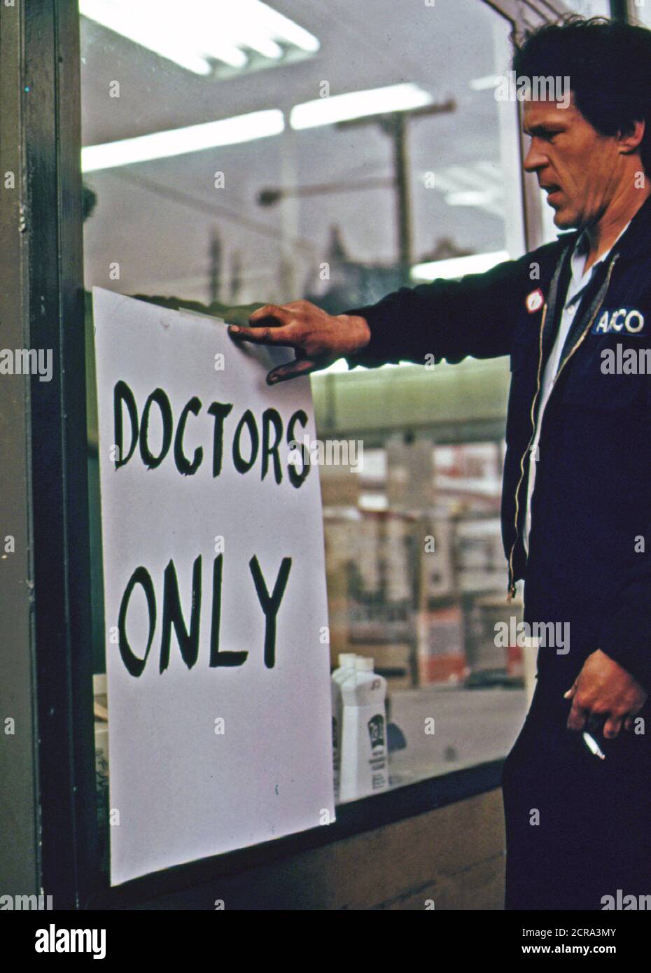 Einige Tankstellen, Wie Dieses, genau definiert, wer Sie die Pumpe Kraftstoff Für - wie Ärzte. Der Internal Revenue Service ausgeschlossen war dies Rechtliche 02/1974 Stockfoto