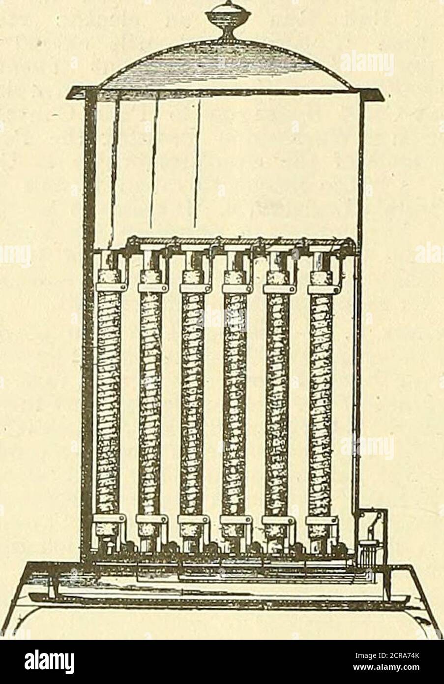 . Elektrische Eisenbahn gazette . Wasser und der ein-und Auslass erwähnt, und eine bailie-Platte zwischen dem Einlass und ihe-Ausgang gestellt. 512.807. Kombinierter Warmwasserbereiter und Empfänger. Edward G. T. Colics, Chicago, III. FLL.-d Feb. 15, 1893. Diese Erfindung umfasst die Kombination, mit indeiCirdentchumbcrH für Dampf und Wasser.von einem Wasserzufuhrrohr.oder Kesselrohr, und die Rückführung iiijje für Wasser der cond-nsa-tlon-Verbindung mit der Wasserkammer, und ein sjstem von Ventil-bewachten by-Pash Rohre zwischen der .Pumpe und Wasserkammer und dem Lollerrohr an(i Pumpe. 512,820. Motorgenerator. John C. Stockfoto