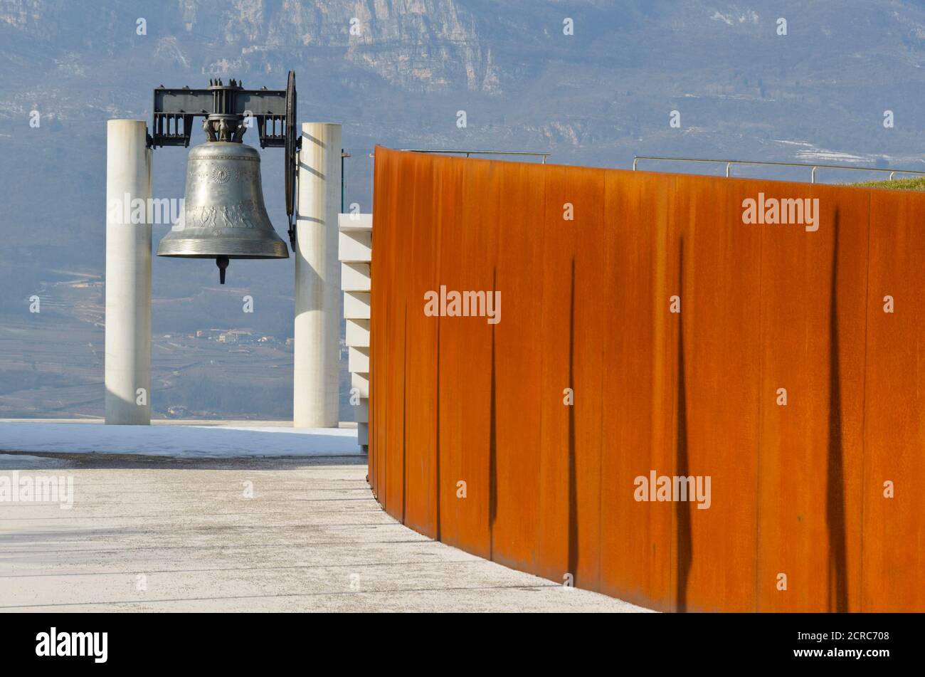 Italien Trentino Rovereto Friedensglocke Campana dei Caduti e della Pace Memorial Glocke für die Verstorbenen Stockfoto