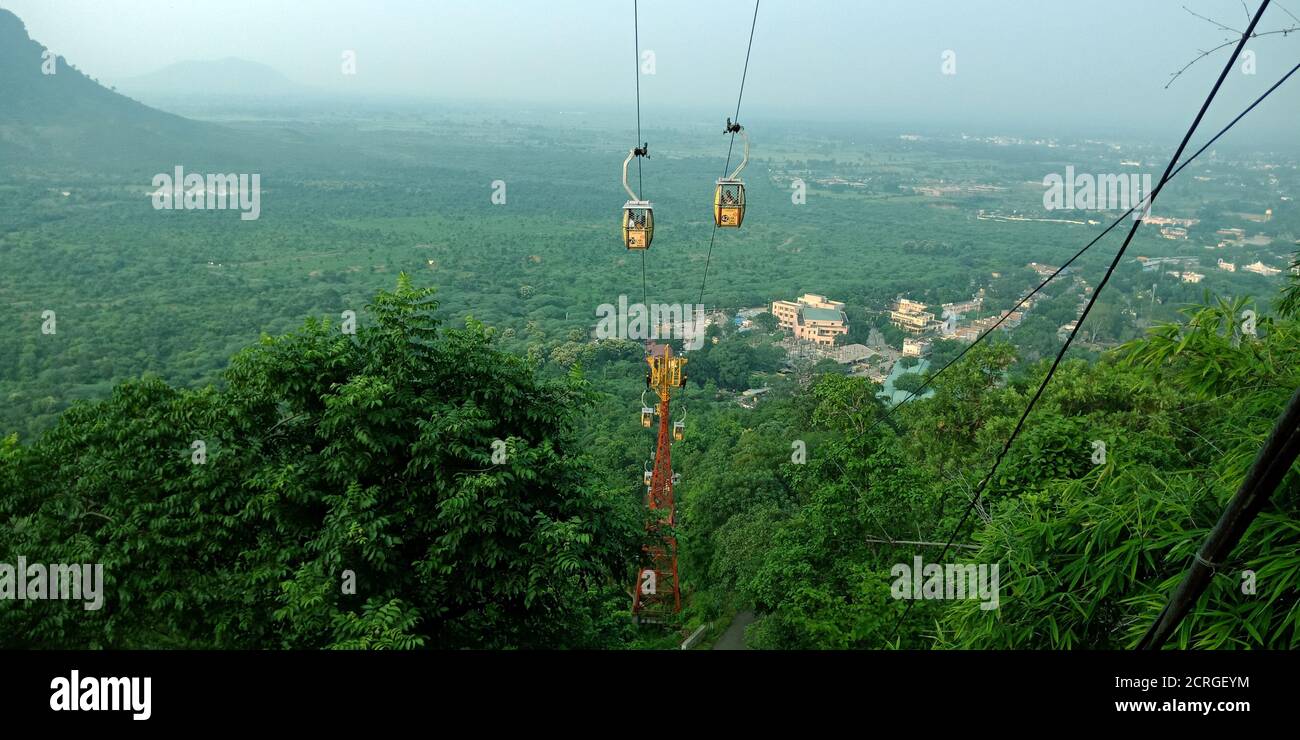 Die Sun Moon Lake Seilbahn ist eine malerische Gondel Service verbindet den Sun Moon Lake mit der Formosa Aboriginal Culture Village Theme Park. Stockfoto