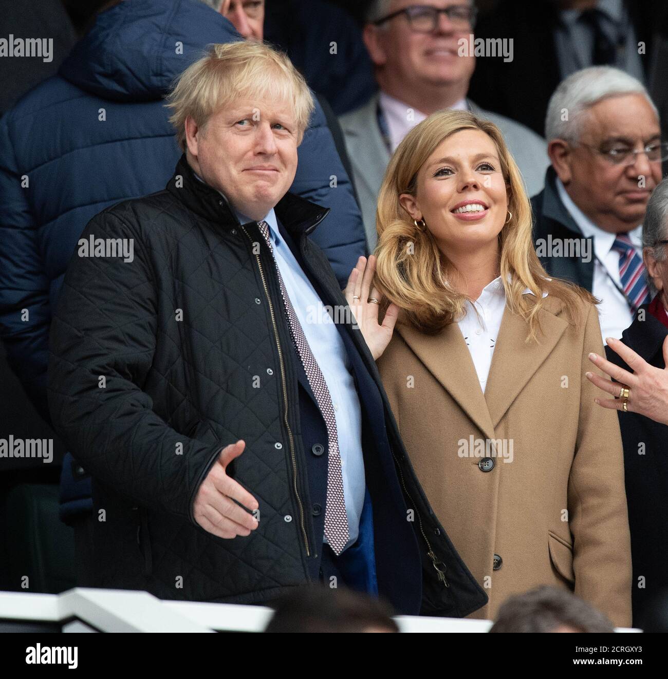 Premierminister Boris Johnson und Verlobte Carrie Symonds in Twickenham. England / Wales. 2020. BILDNACHWEIS : © MARK PAIN / ALAMY STOCK FOTO Stockfoto
