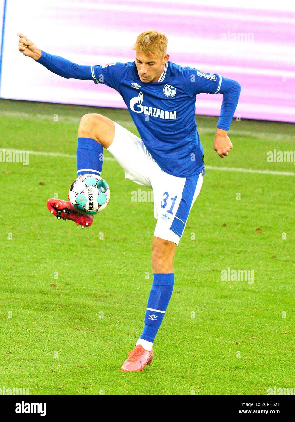 Fußball München - Schalke, München 18. September 2020. Timo BECKER, S04 Nr. 31 FC BAYERN MÜNCHEN - FC SCHALKE 04 8-0 - die DFL-VORSCHRIFTEN VERBIETEN DIE VERWENDUNG VON FOTOGRAFIEN als BILDSEQUENZEN und/oder QUASI-VIDEO - 1. Deutsche Fußballliga, München, 18. September 2020. Saison 2020/2021, Spieltag 01, FCB, München, München © Peter Schatz / Alamy Live News Stockfoto