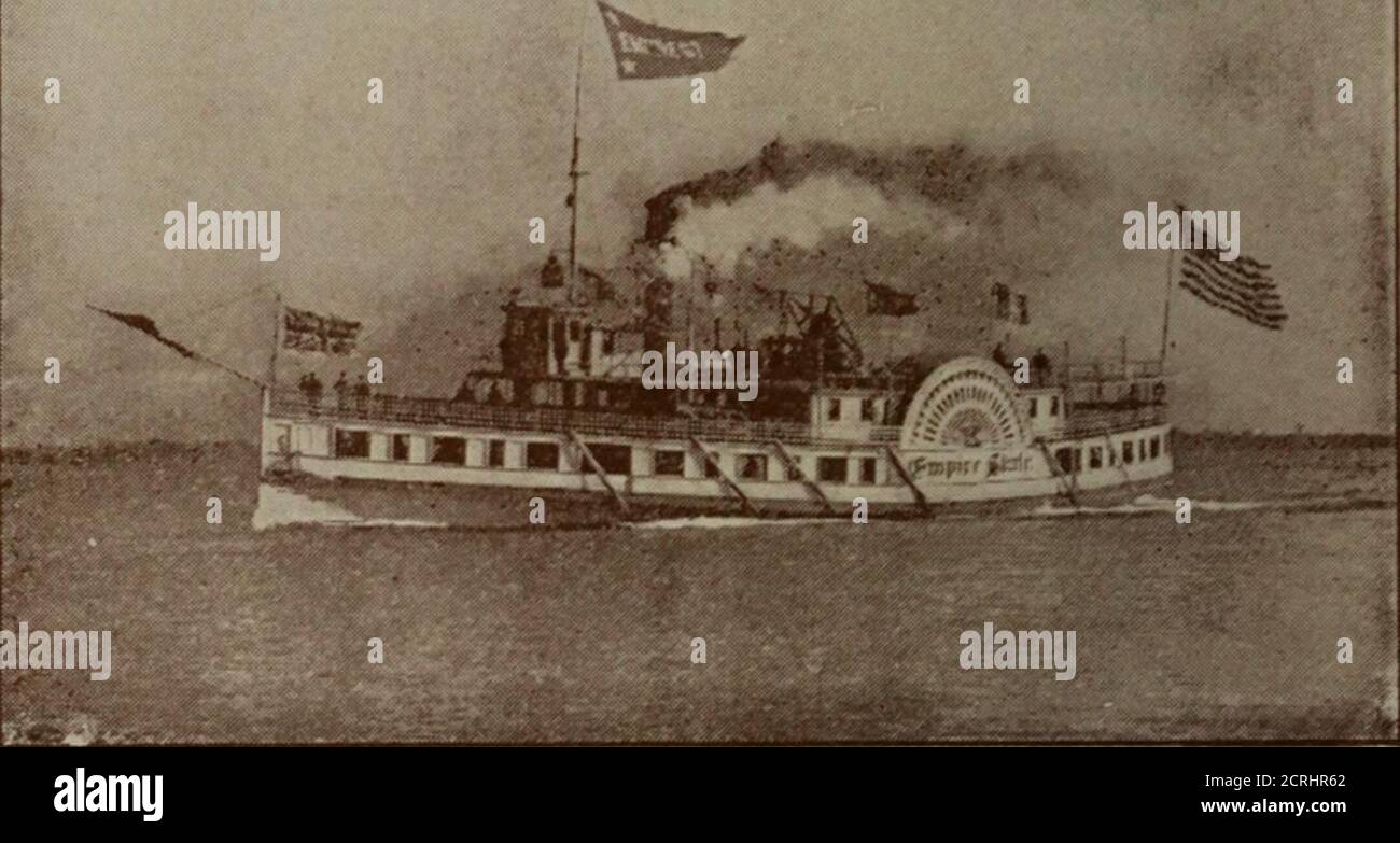 . The Thousand Island and St. Lawrence River Steamboat Companies Limited : The Folger System, in Verbindung mit dem New York Central & Hudson River R.R. Einzigartig unter den Städten dieses con-tinent. Politisch ist Kingston ein schönes Beispiel für eine Kolonialstadt, das große Land, das die Kaiserkrone in Amerika repräsentiert, das stannch nördliche Glied in der Kette ihrer Besitztümer, mit dem die große Brittain die Welt verschlingt hat. Die große alte Festung und die Stadtmauer, das Militärkollegium, die zahlreichen formbaren martellentürme, die umfangreichen öffentlichen Gebäude, lassen den Fremden die Stärke der anregen Stockfoto